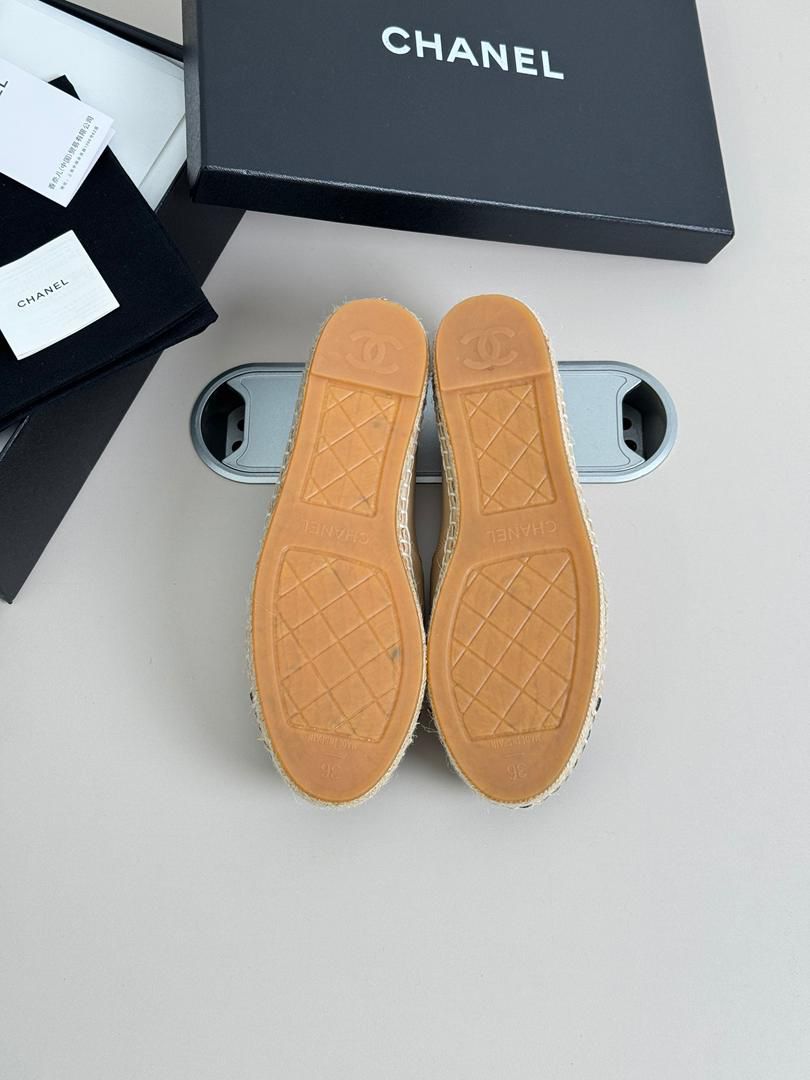 Cream-Colored lambskin espadrille